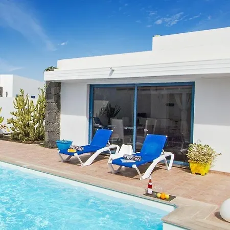 Playa Blanca Sleeps 6 Pool Air Con Wifi